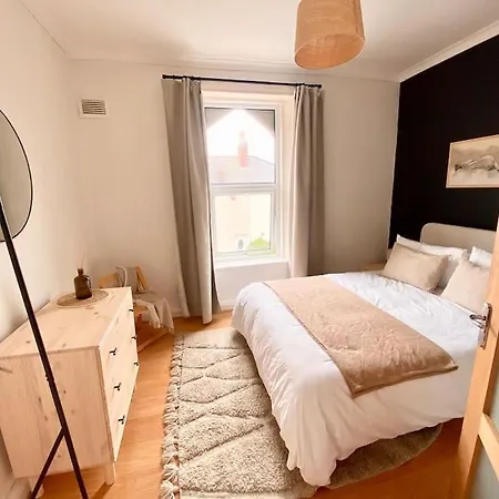 Stylish Centre Flat Close To Station *